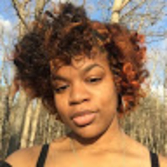 Meet your Posher, Deona - Picture 1 of 1